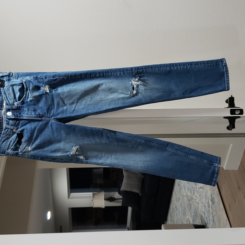 H & M size 25 Girlfriend Fit Jeans 👖